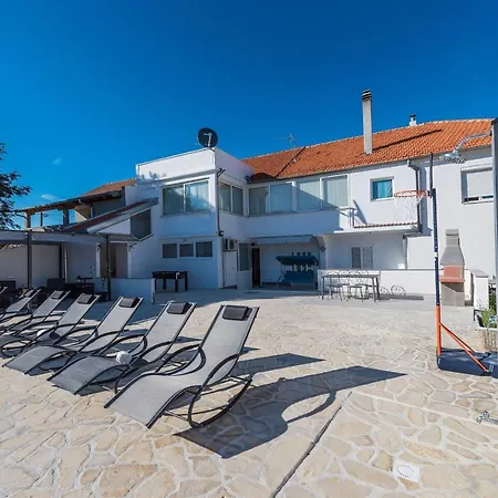 Apartment Raspovic - Kristina & Nina Galovac (Zadar)