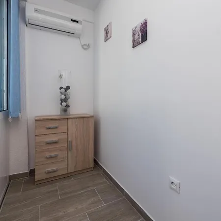 Apartment Raspovic - Kristina & Nina Galovac (Zadar)